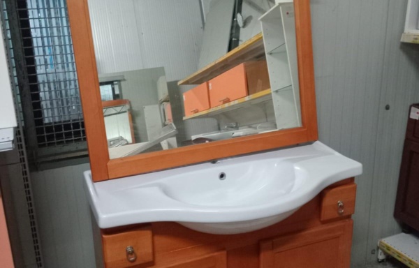 44311 Mobile da bagno con lavello e specchio