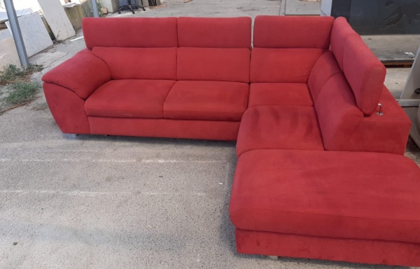 44563 Divano letto rosso ad angolo