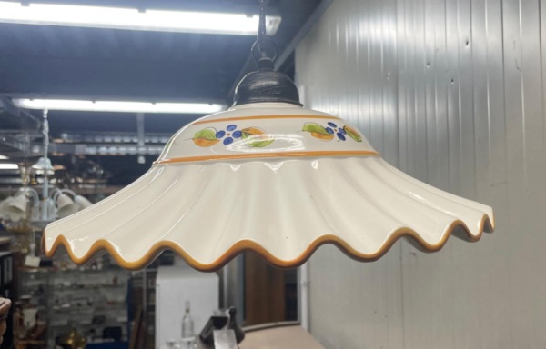 45121 Lampadario vintage in ceramica dipinta a mano