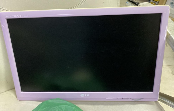 45350 Monitor Lg rosa